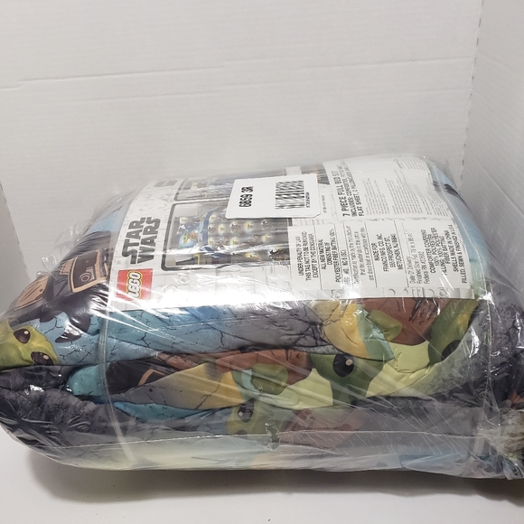 Star Wars Lego Mandalorian Full Size sheet set and reversible comforter. Yoda - Picture 7 of 8